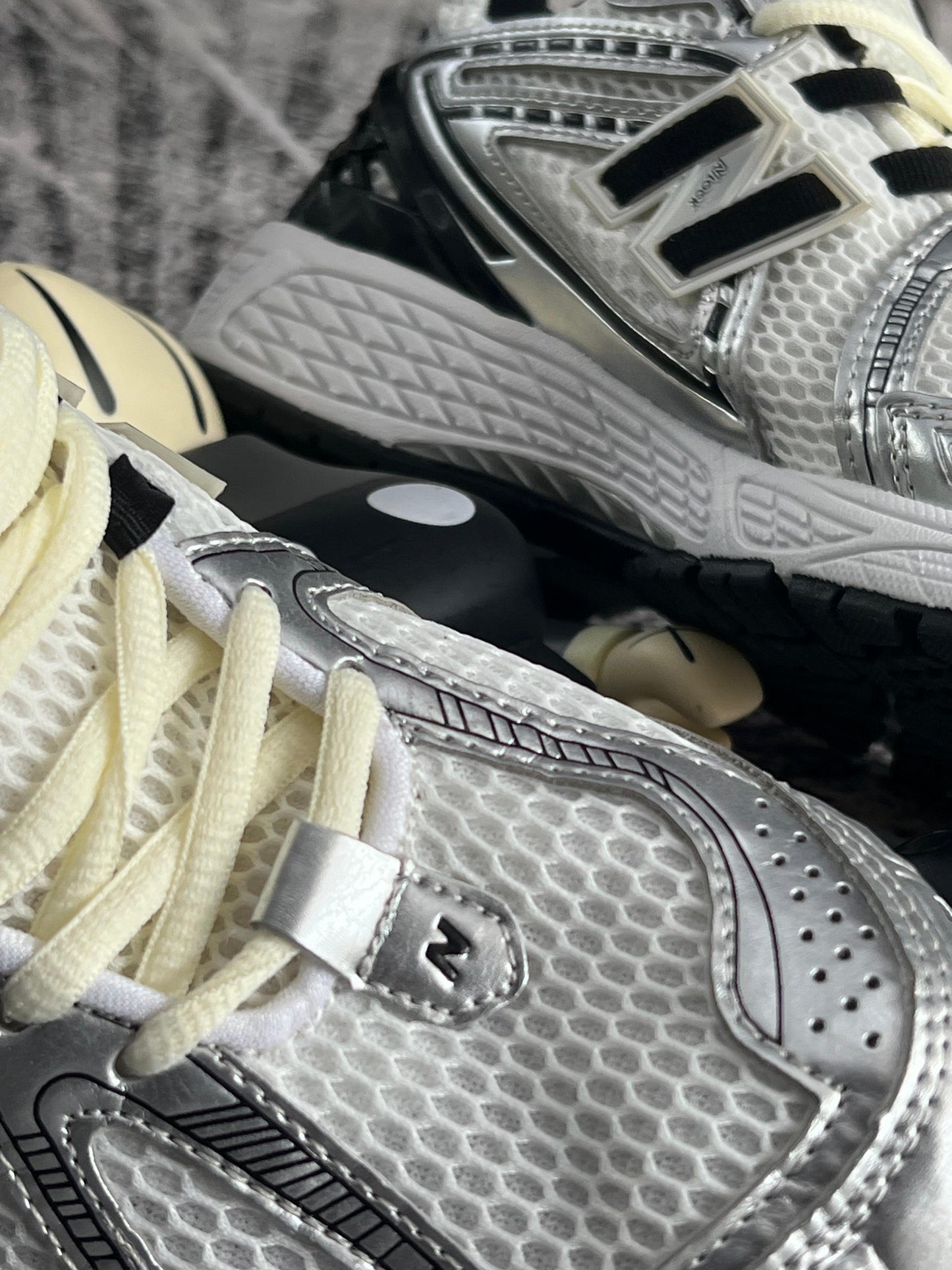 New Balance 740 "White Silver"